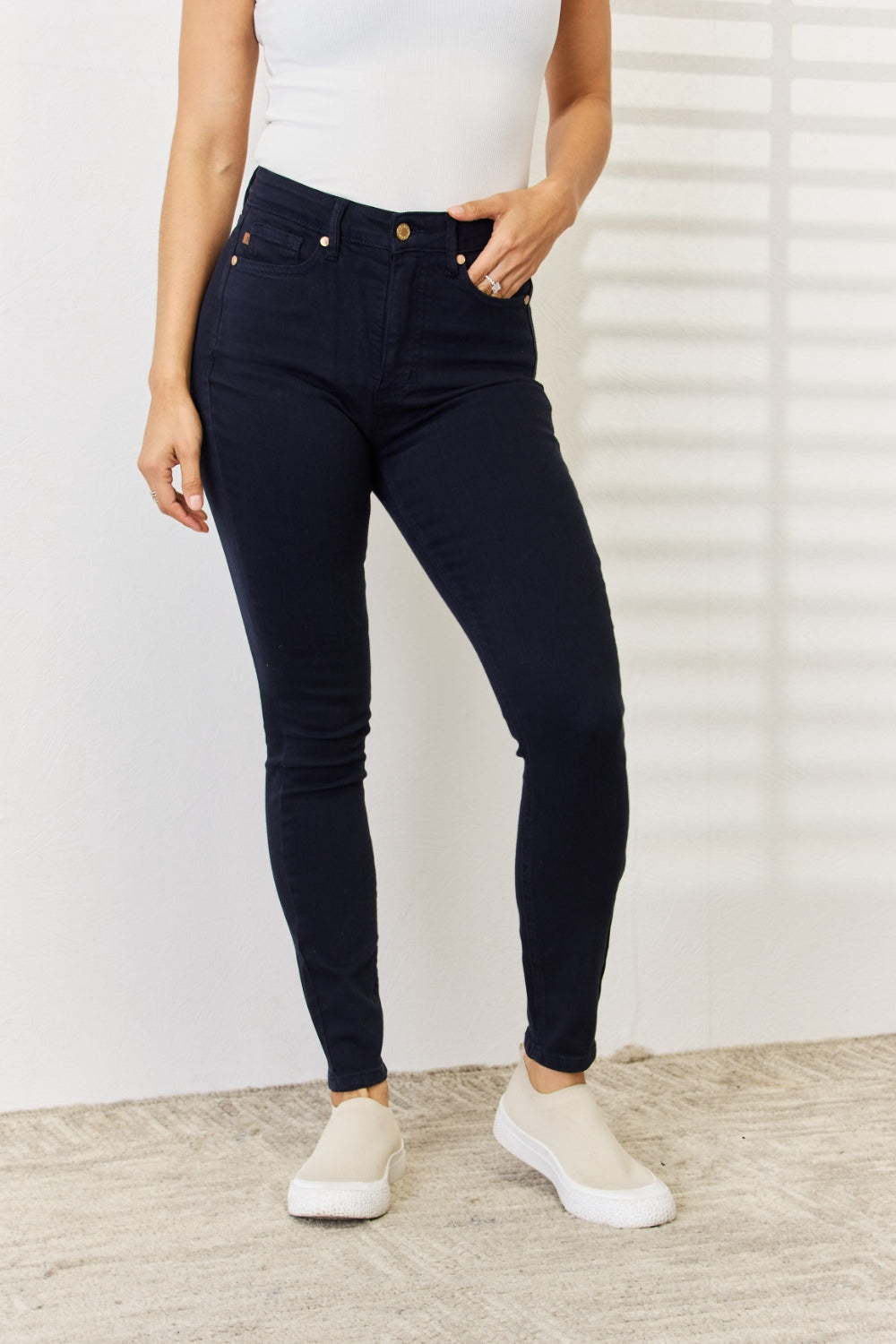 Judy Blue Jeans Retro Fit "Slim" Jeans-Tummy Control Panel